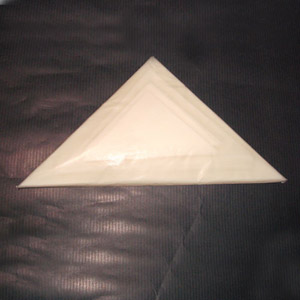 三角紙（上質パラピン紙製大、中、小取交ぜ）完全手折、100枚1束
